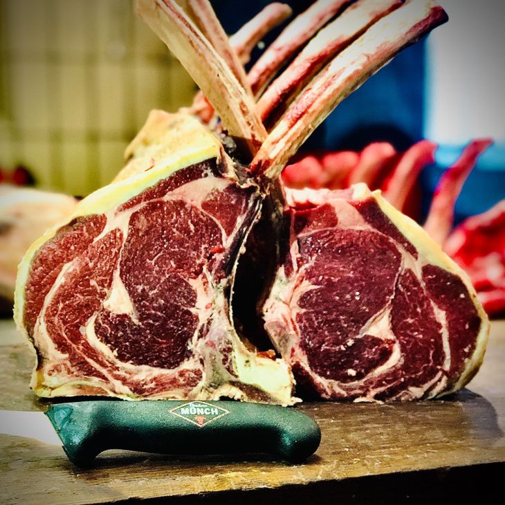 DRY AGE Tomahawk Steak